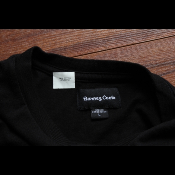 3/$25 Barney Cools cockatoo tee - Picture 2 of 2